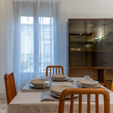 アパート Vito 80 キアラモンテ・グルフィ