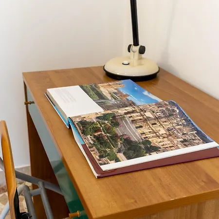 Vito 80 アパート *